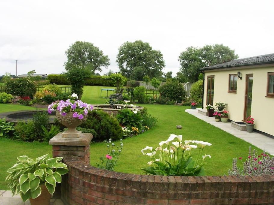 Coastal Garden Lodge Preesall Bagian luar foto